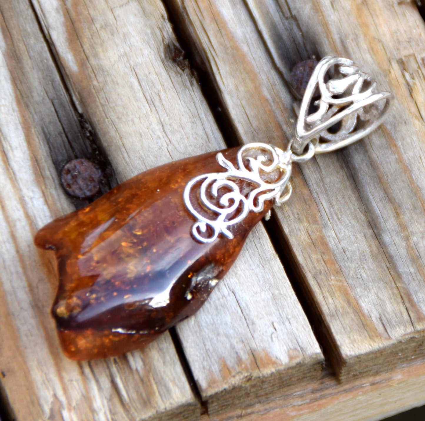 Statement pendant with a large irregular Baltic Amber gemstone in Sterling Silver 925, MJ Baltica, BW331