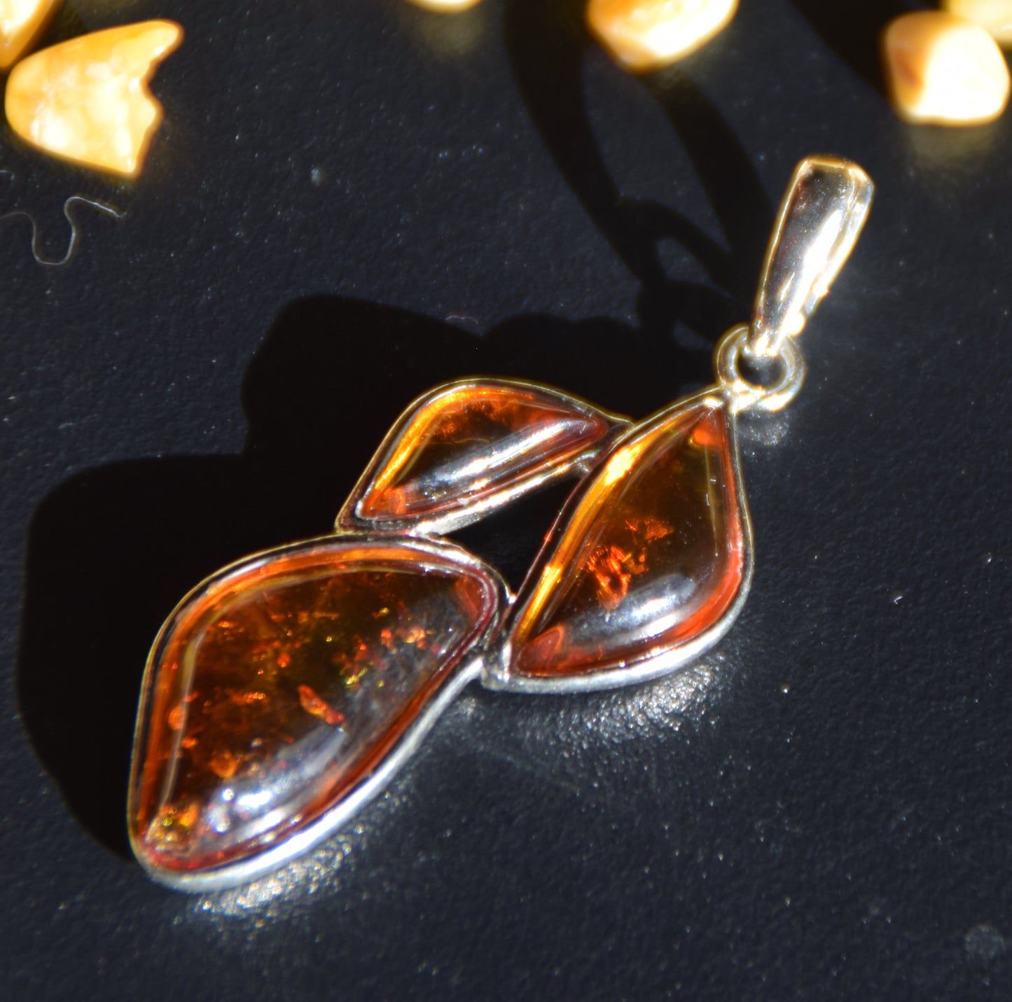 Luminous floral pendant with cognac-colored natural Amber in Sterling Silver 925, MJ Baltica, BW337