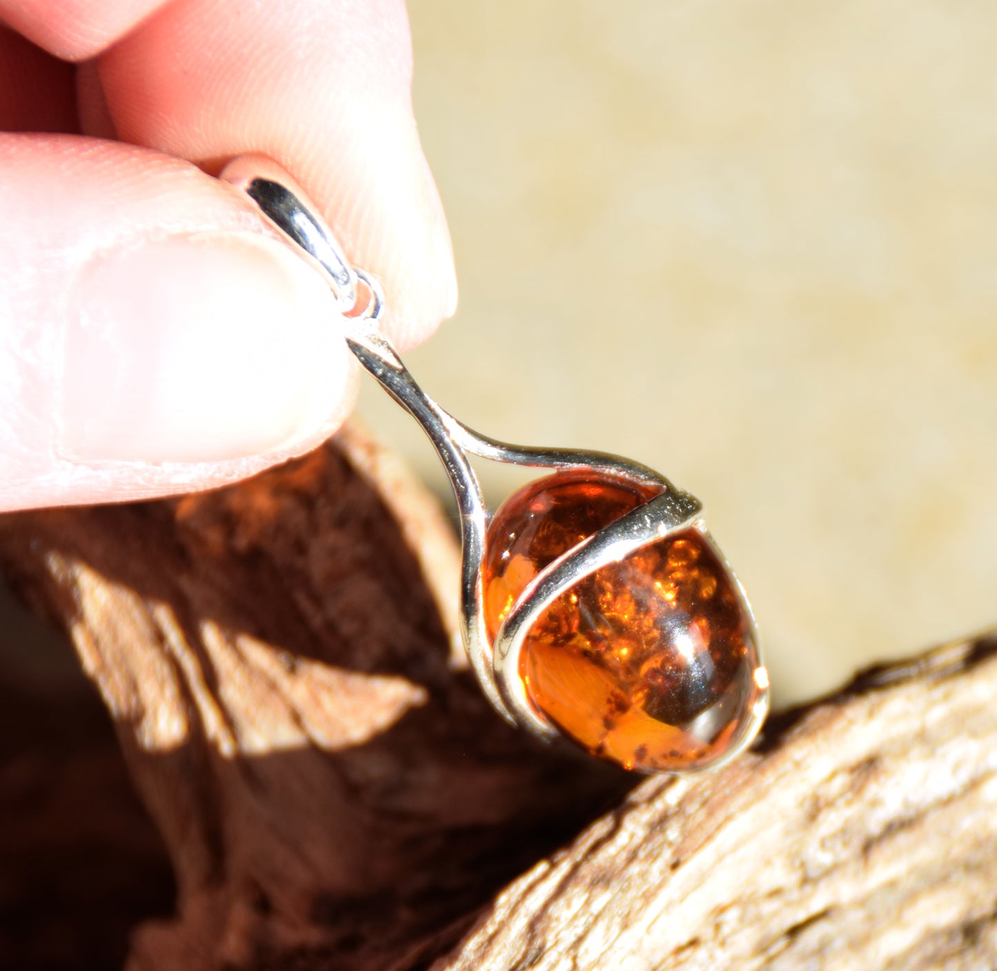 Elegant oval pendant in cognac-colored natural amber and 925 sterling silver, MJ Baltica, BW338