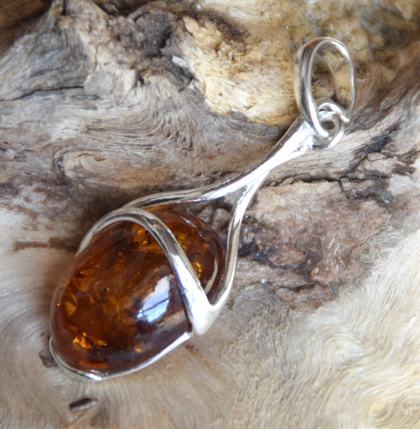 Elegant oval pendant in cognac-colored natural amber and 925 sterling silver, MJ Baltica, BW338