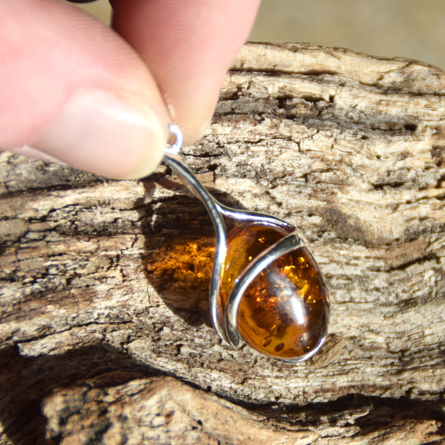 Elegant oval pendant in cognac-colored natural amber and 925 sterling silver, MJ Baltica, BW338
