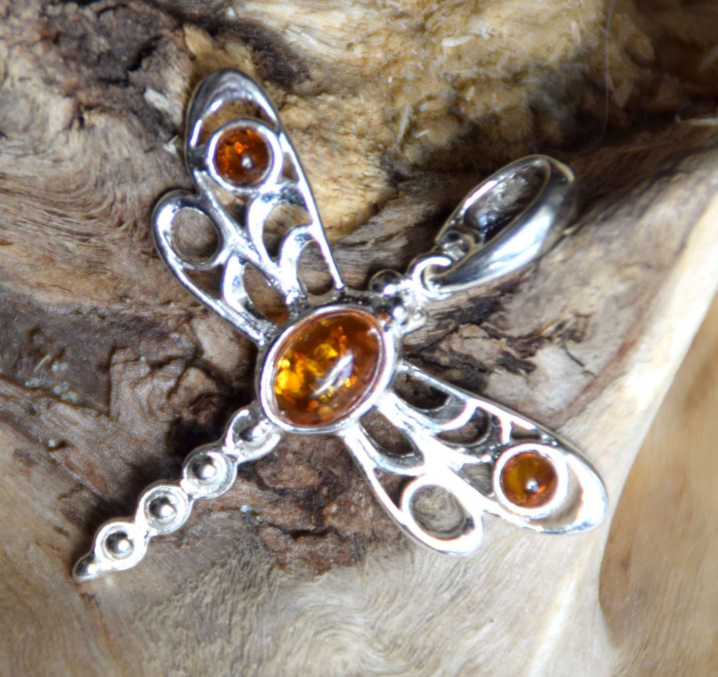 Libellen-Anhänger aus naturfarbenem Cognac-Bernstein und 925er Silber, MJ Baltica, BW347