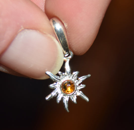 Bright sun pendant in cognac-colored natural Amber and 925 Silver, MJ Baltica, BW348