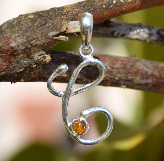 MJ Baltica,ciondolo, Ambra naturale Baltica, Argento925, C, lettera, iniziale, corsivo, BWLC