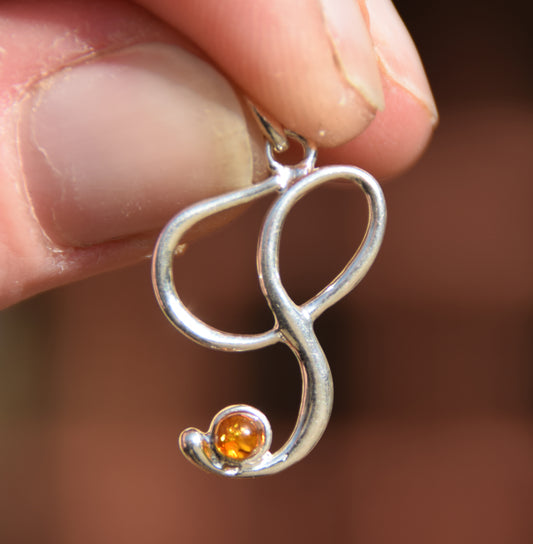 MJ Baltica, ciondolo, Ambra naturale Baltica, Argento 925, S, lettera, iniziale, corsivo, BWLS