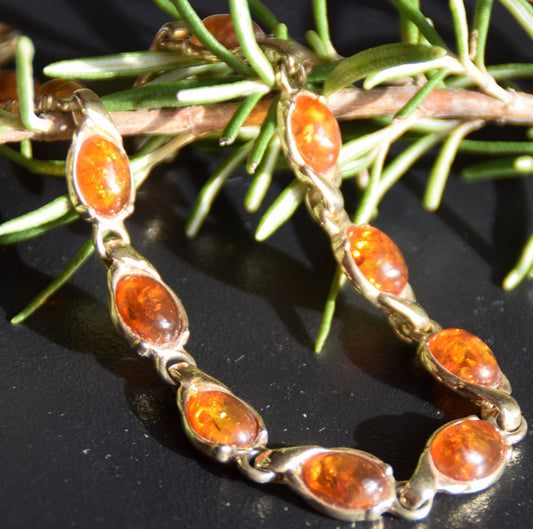 Elegant chain bracelet with natural cognac amber and 18k gold-plated 925 Sterling Silver, MJ Baltica, BZB009