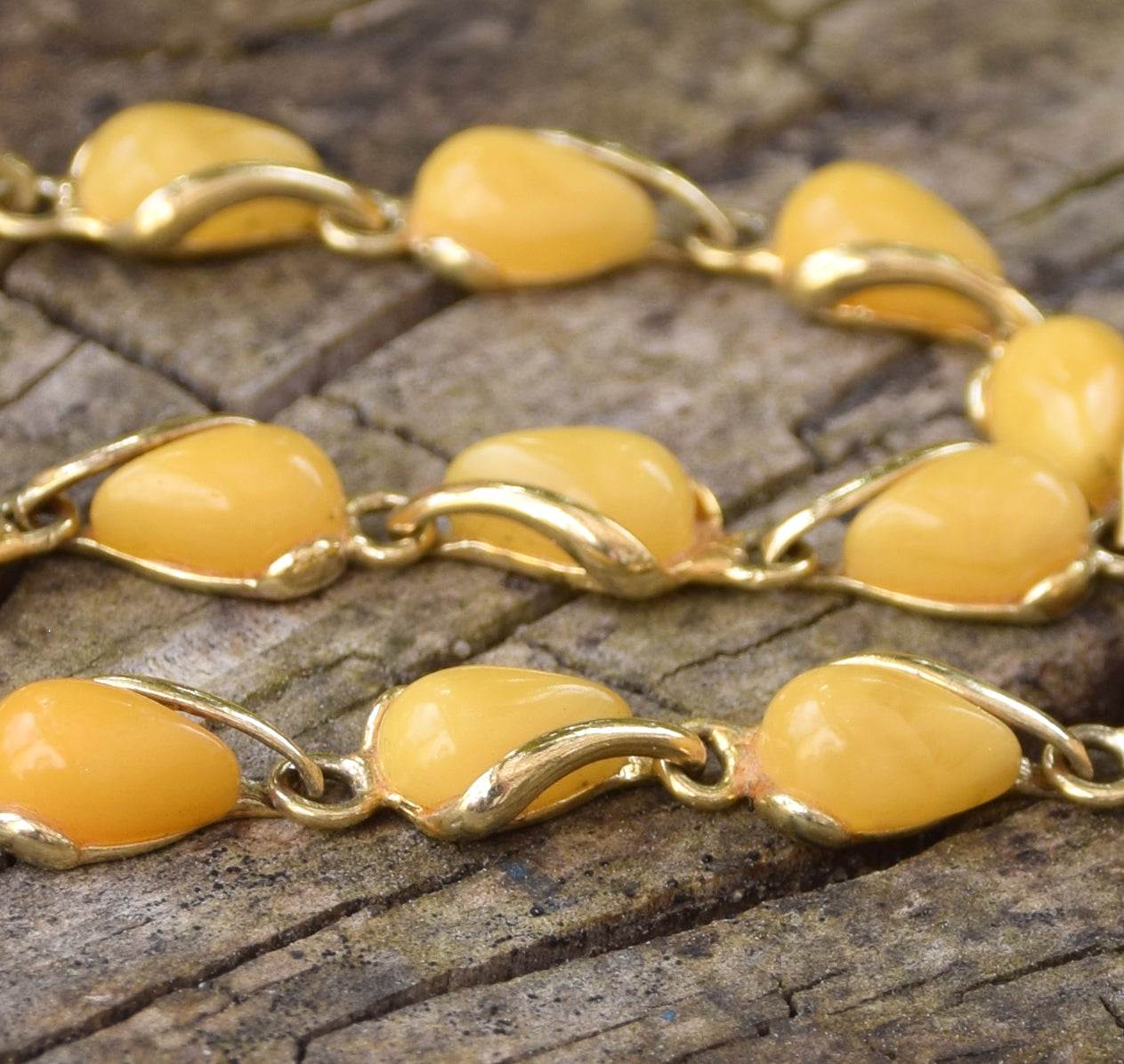 Elegant bracelet with imperial natural Amber droplets and 18k gold-plated 925 sterling silver, MJ Baltica, BZB025