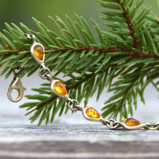 Delicate bracelet with cognac natural amber drops and 18k gold-plated 925 sterling silver, MJ Baltica, BZB056