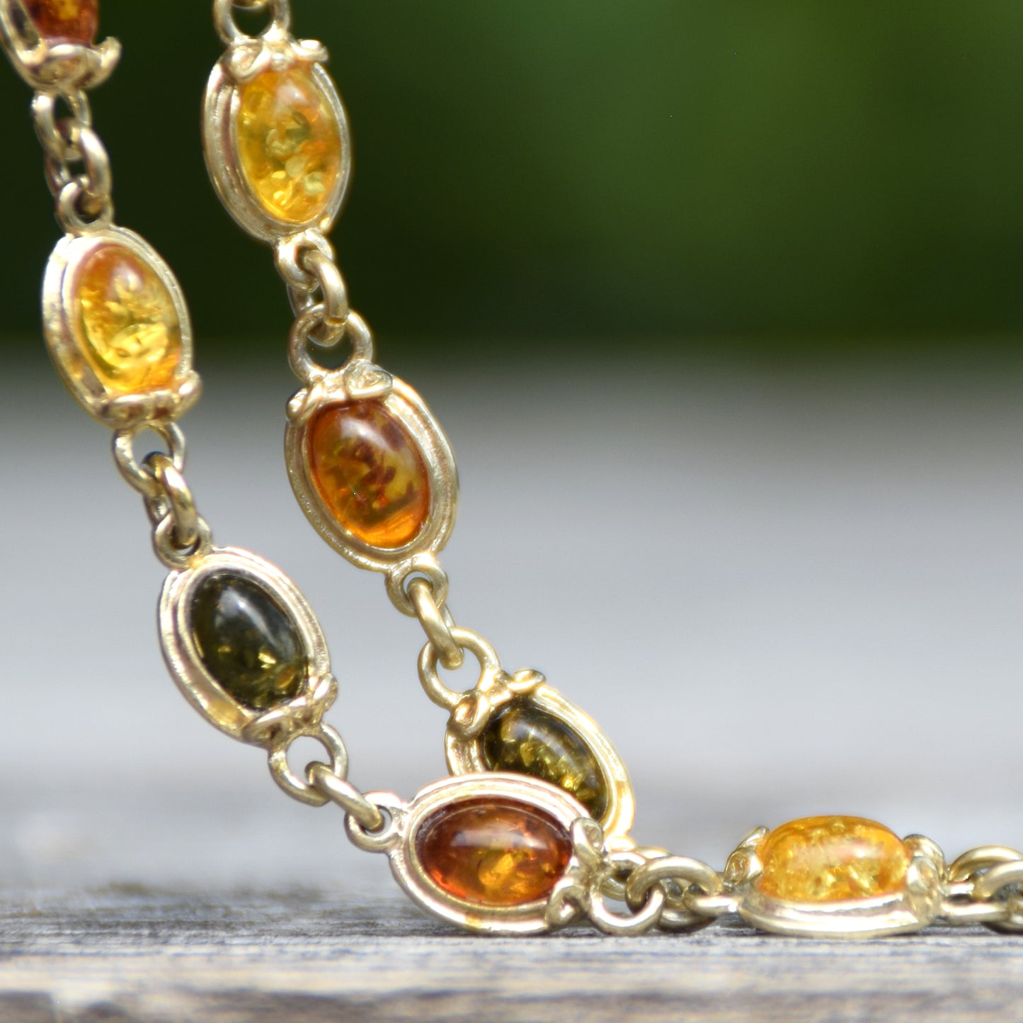 Delicate vintage-style bracelet with natural Amber in various shades and 18k Gold-plated Silver, MJ Baltica, BZB057