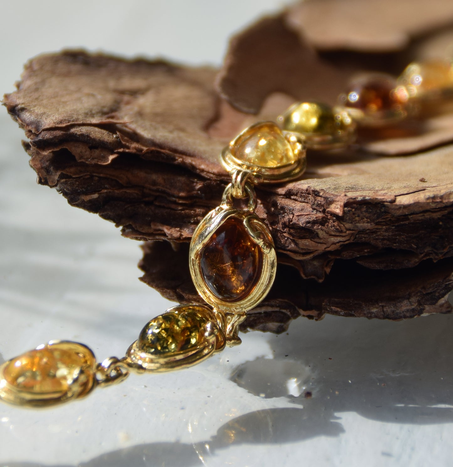 Elegant vintage-style bracelet with natural Amber of various shades and 18k Gold-plated 925 Sterling Silver, MJ Baltica, BZB059