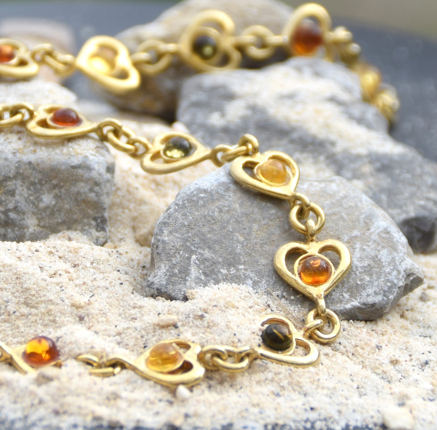 Romantic bracelet with natural Amber hearts in various shades and 18k Gold Plated 925 Sterling Silver, MJ Baltica, BZB065
