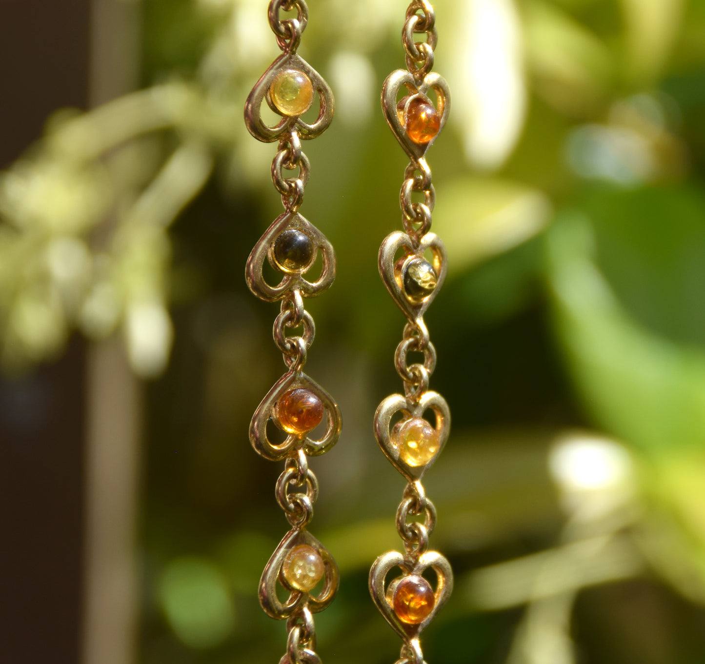 Romantic bracelet with natural Amber hearts in various shades and 18k Gold Plated 925 Sterling Silver, MJ Baltica, BZB065