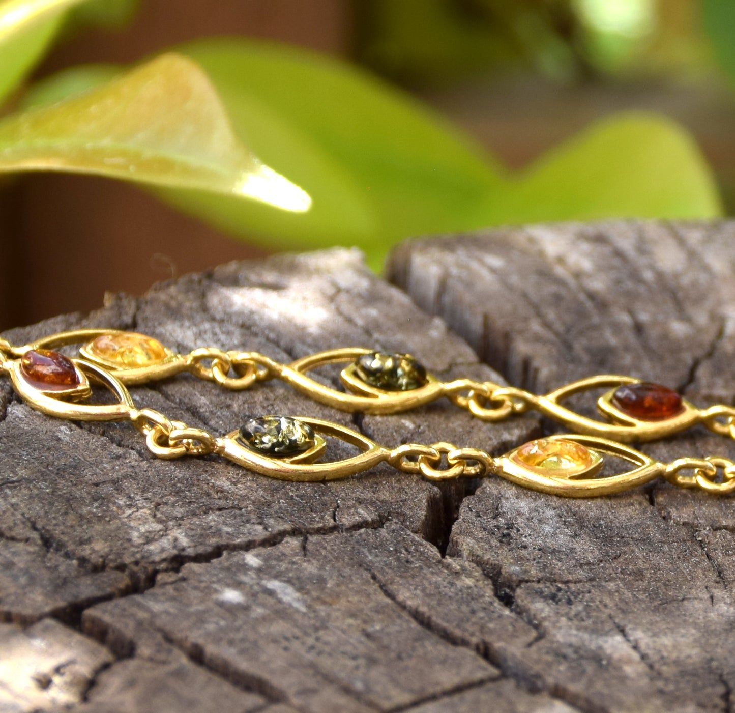Elegante bracciale in Ambra naturale di varie tonalità in Argento placcato in Oro 18k, MJ Baltica, BZB073