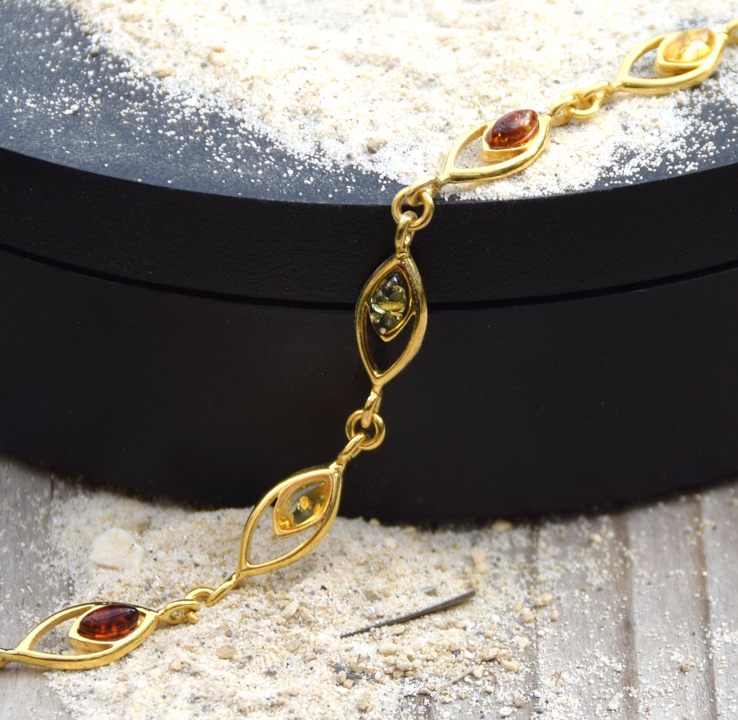 Elegante bracciale in Ambra naturale di varie tonalità in Argento placcato in Oro 18k, MJ Baltica, BZB073