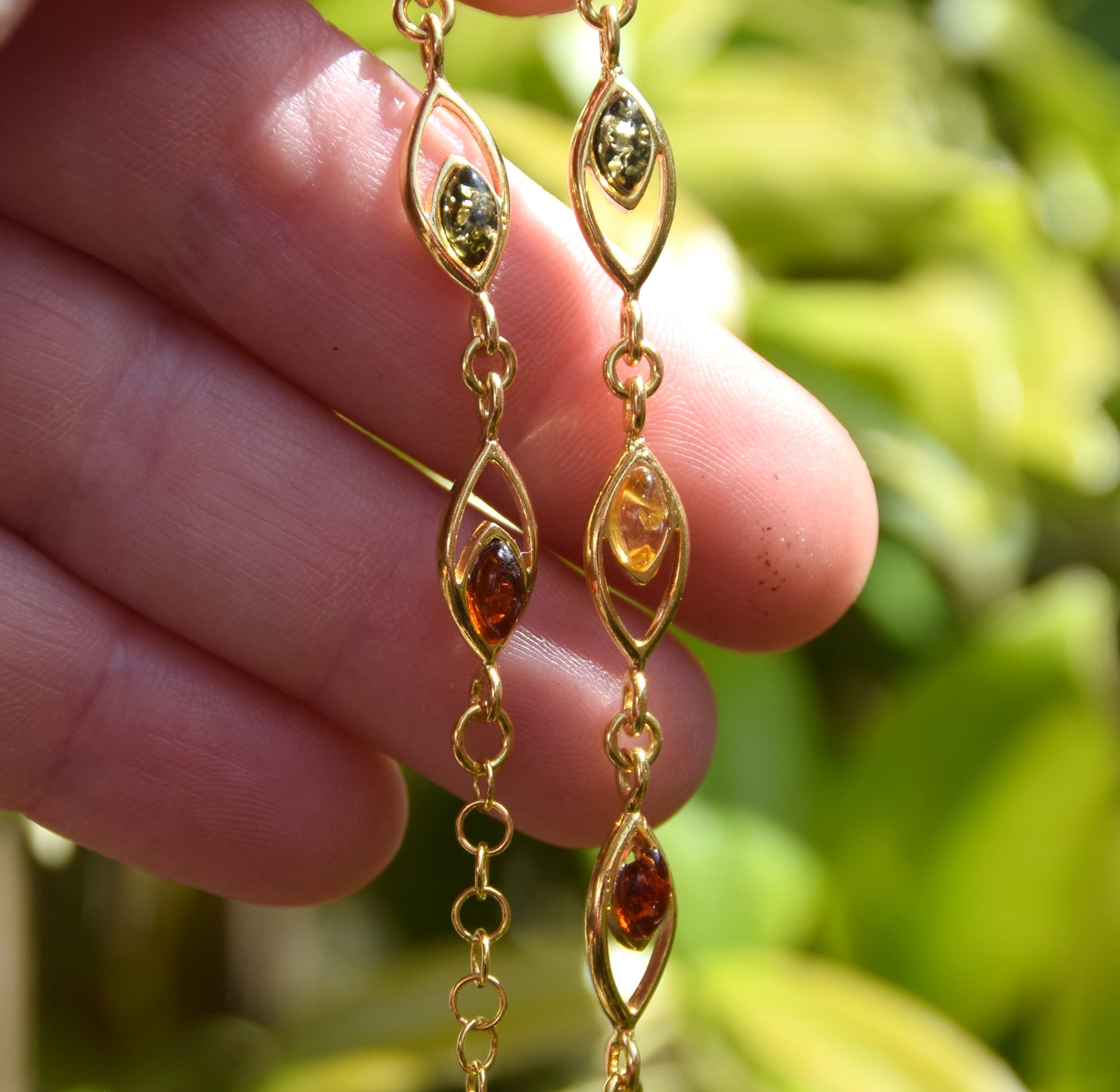 Elegante bracciale in Ambra naturale di varie tonalità in Argento placcato in Oro 18k, MJ Baltica, BZB073