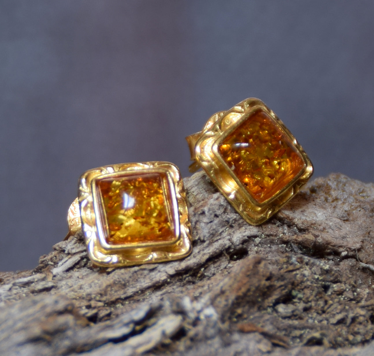 MJ Baltica, earrings, lobe, natural Baltic Amber, Silver, 14k Gold plated, rhombus BZK006