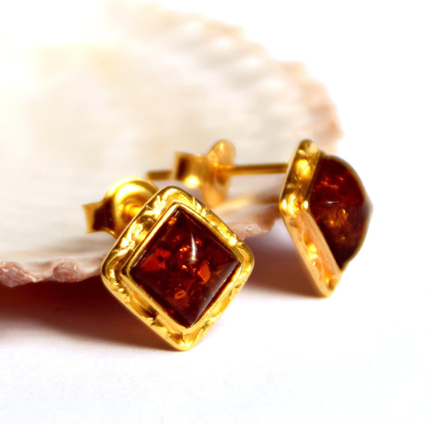 MJ Baltica, earrings, lobe, natural Baltic Amber, Silver, 14k Gold plated, rhombus BZK006