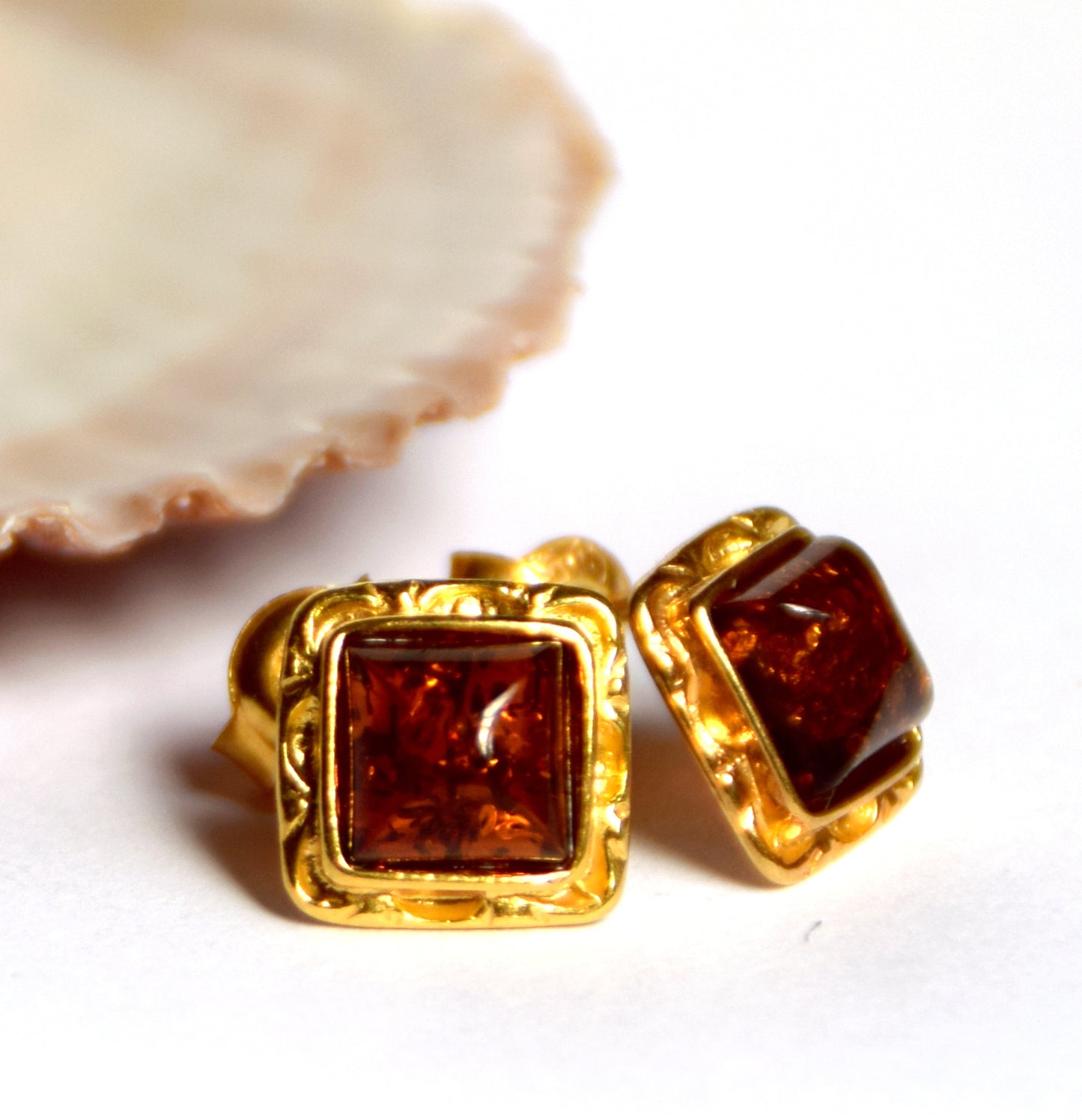 MJ Baltica, earrings, lobe, natural Baltic Amber, Silver, 14k Gold plated, rhombus BZK006