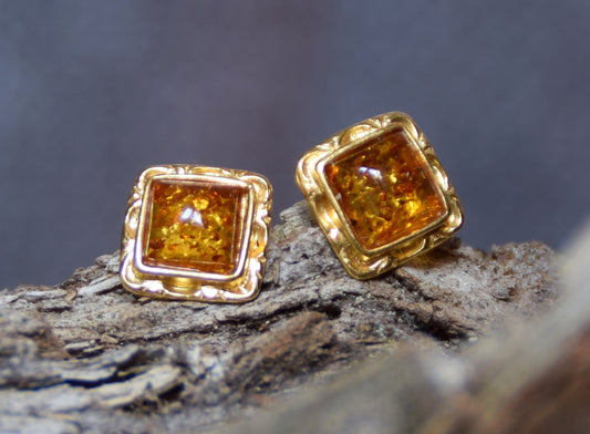Victorian style stud earrings with natural cognac Amber and 18k Gold plated Silver, MJ Baltica, BZK006