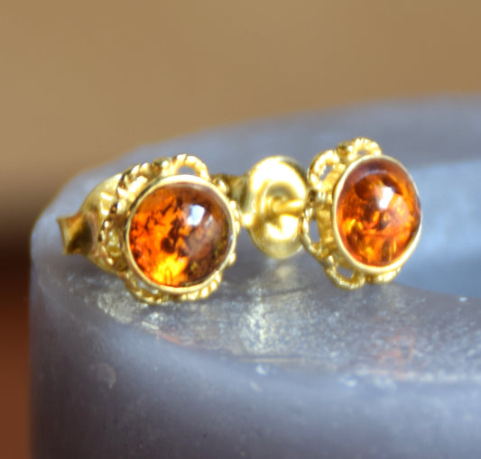 Delicate round earrings with natural cognac Amber and 18k Gold-plated 925 Sterling Silver, MJ Baltica, BZK008