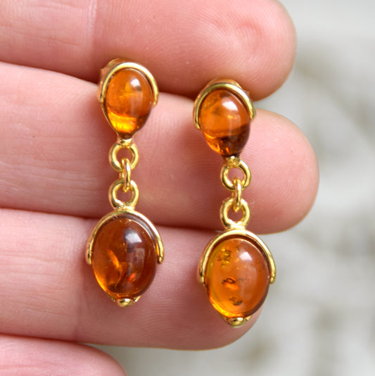 Elegant earrings in natural cognac-colored Amber and 18k Gold-plated 925 Sterling Silver, MJ Baltica, BZK012