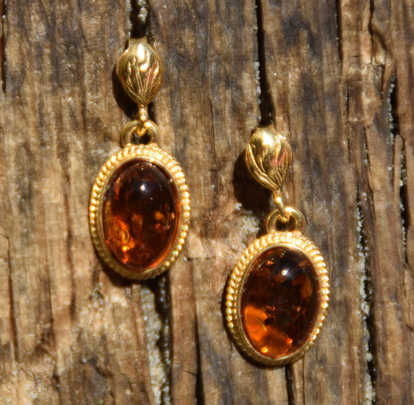Vintage-style earrings with natural cognac amber and 14k gold-plated 925 sterling silver, MJ Baltica, BZK016