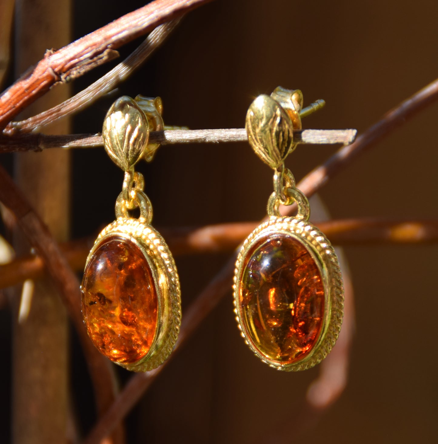 Vintage-style earrings with natural cognac amber and 14k gold-plated 925 sterling silver, MJ Baltica, BZK016