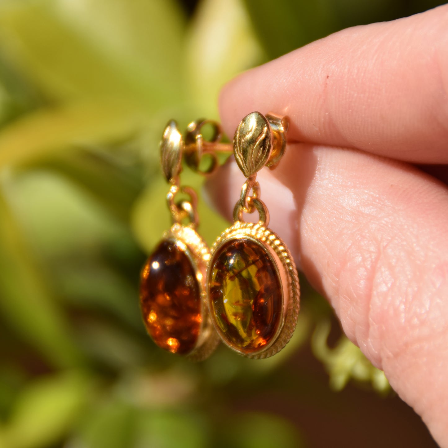 Vintage-style earrings with natural cognac amber and 14k gold-plated 925 sterling silver, MJ Baltica, BZK016