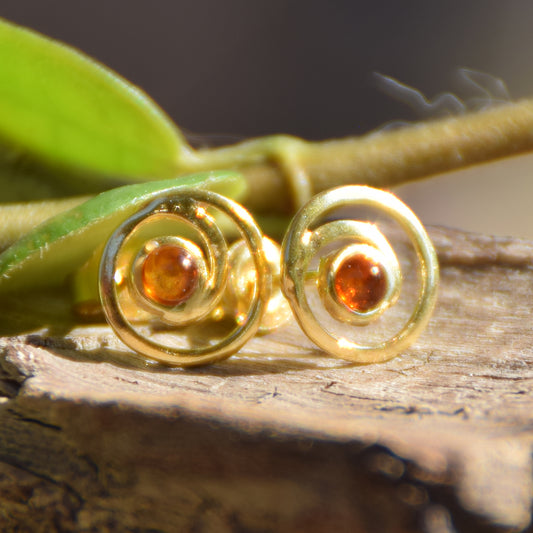 Bright stud earrings with natural cognac Amber and 18k Gold-plated 925 Silver, MJ Baltica, BZK025