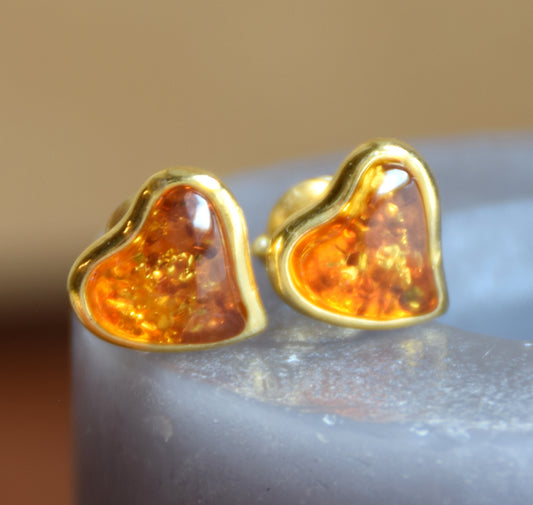 Romantic heart-shaped earrings with natural cognac amber and 18k gold-plated 925 Sterling Silver, MJ Baltica, BZK029