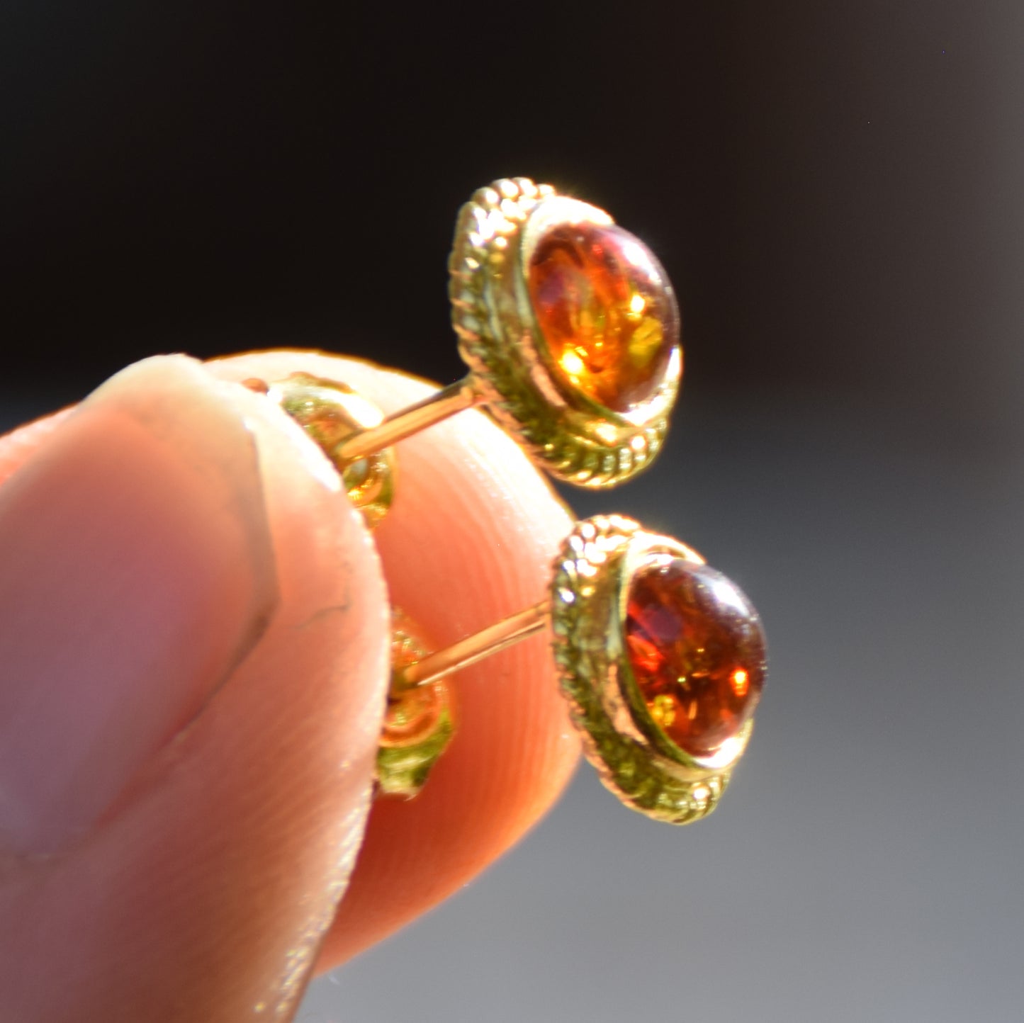 Classic round earrings with natural cognac amber and 18k gold-plated 925 silver, MJ Baltica, BZK034