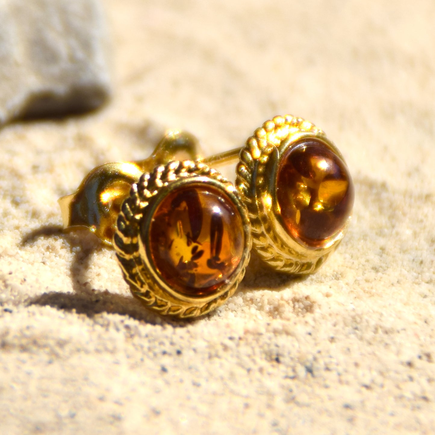 Classic round earrings with natural cognac amber and 18k gold-plated 925 silver, MJ Baltica, BZK034