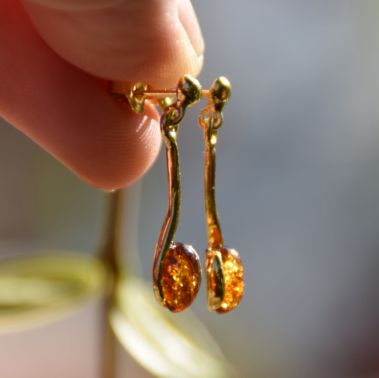 Teardrop earrings with natural cognac amber and 18k gold-plated 925 Sterling Silver, MJ Baltica, BZK053