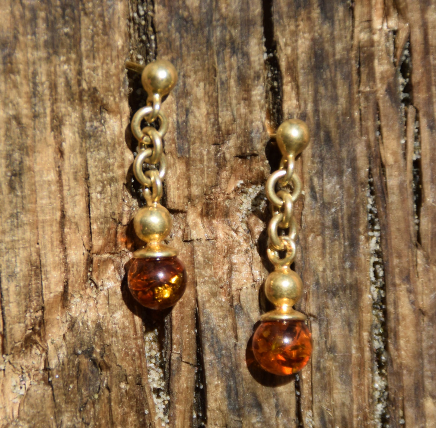 MJ Baltica, orecchini, Ambra naturale Baltica, Argento 925, placcato in Oro 18k, sfera, leggera, delicata, BZK056