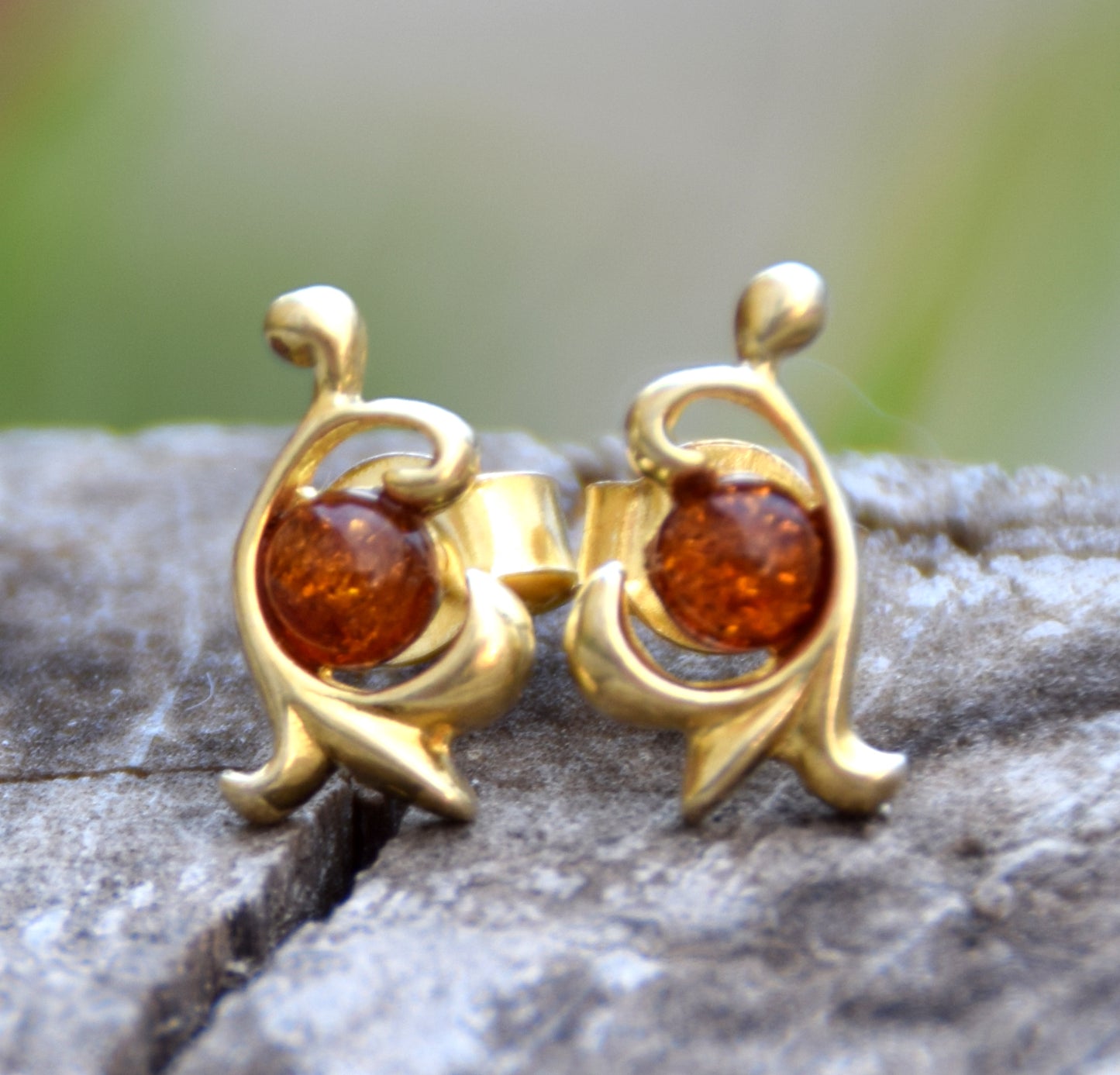 MJ Baltica, orecchini, Ambra naturale Baltica, Argento 925, placcato in Oro 18k, decoro, unico, elelgante, BZK071