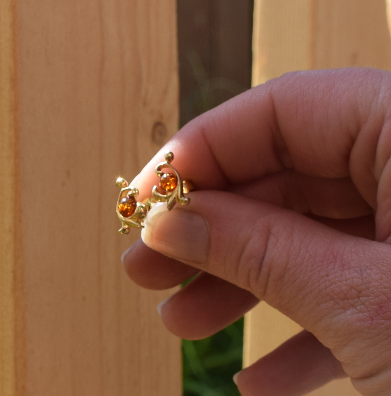 MJ Baltica, orecchini, Ambra naturale Baltica, Argento 925, placcato in Oro 18k, decoro, unico, elelgante, BZK071