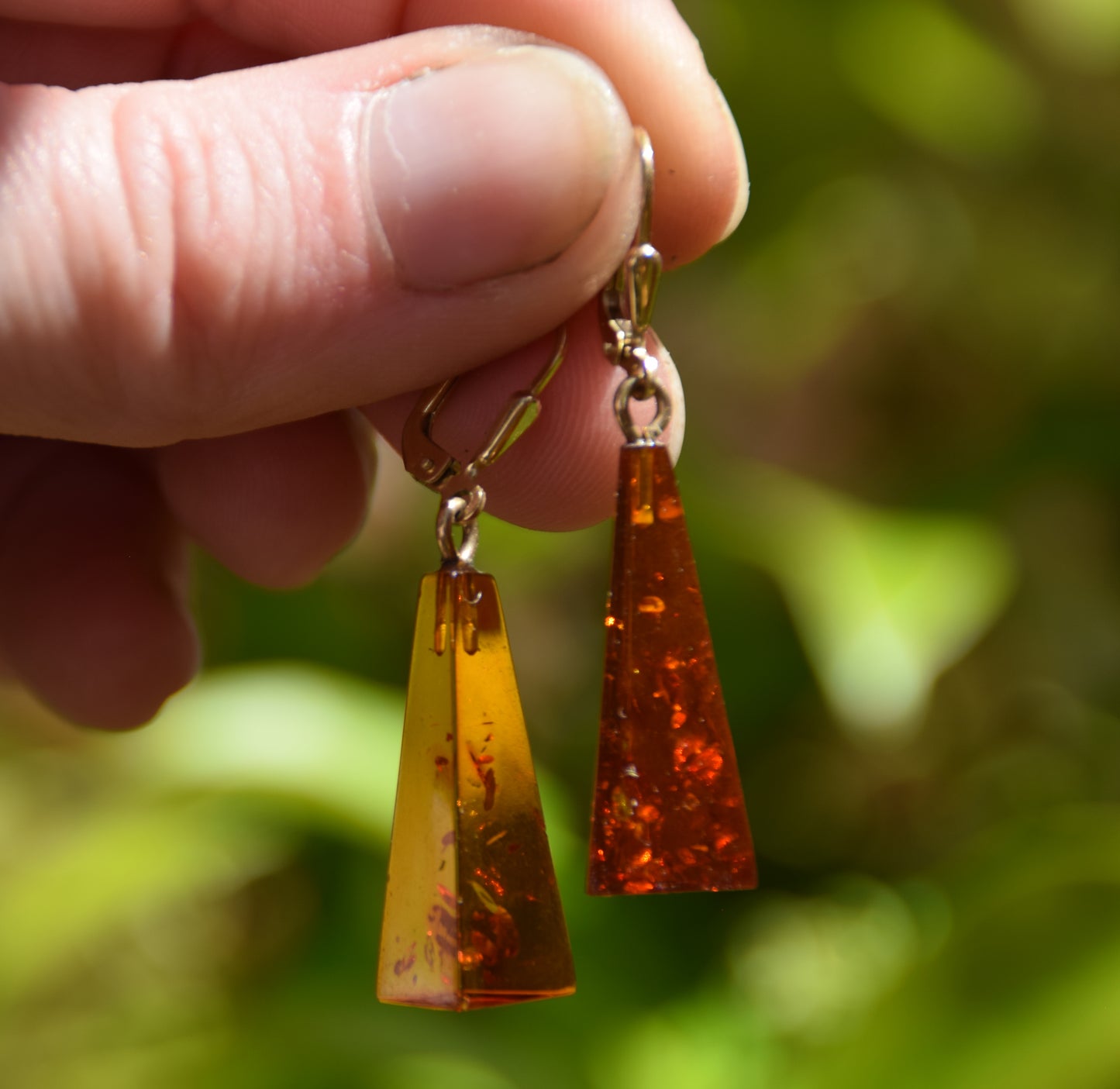 MJ Baltica, orecchini, Ambra naturale Baltica, Argento 925, placcato in Oro 18k, piramide, pendente, artigianale, BZK080