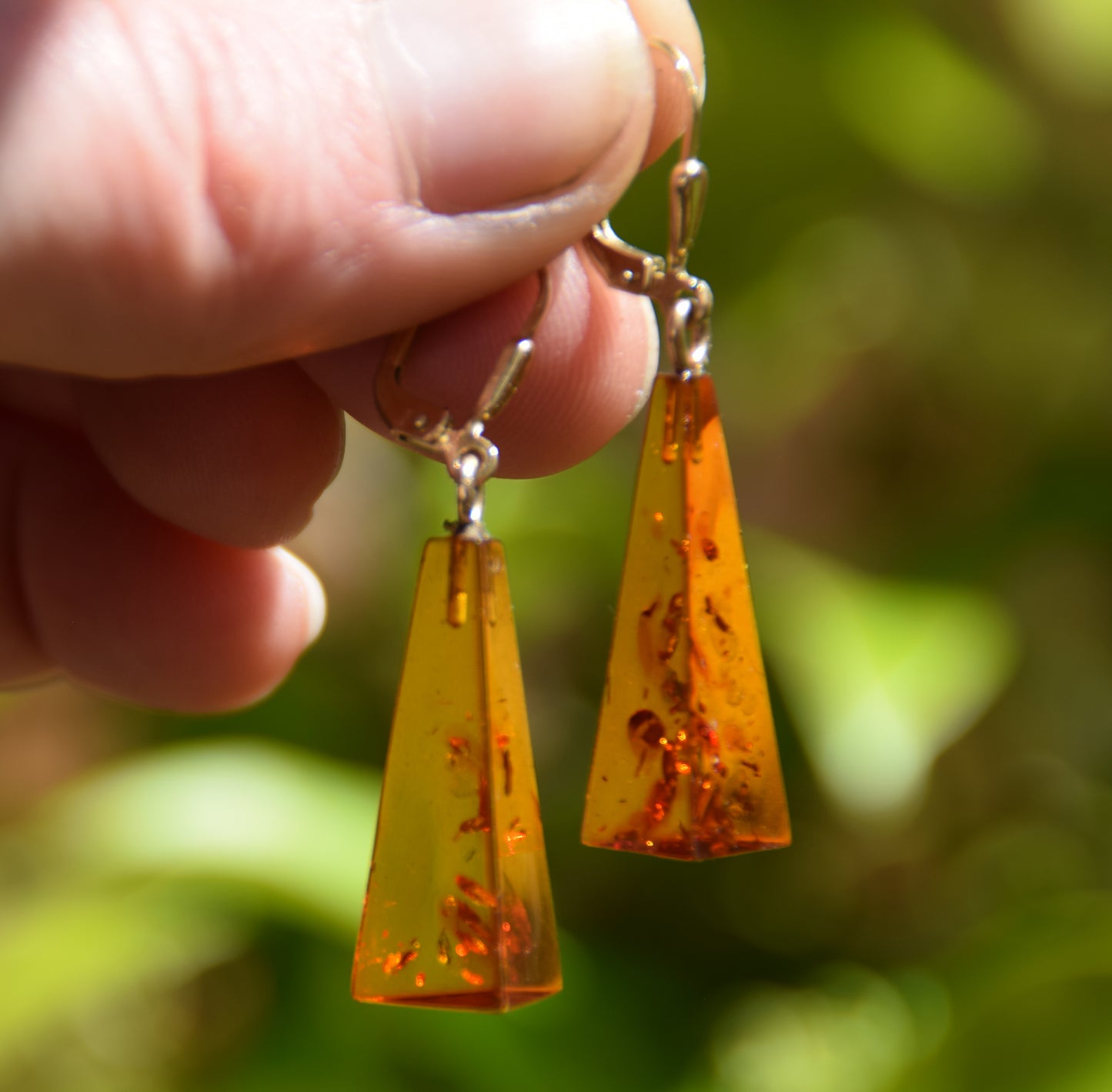 MJ Baltica, orecchini, Ambra naturale Baltica, Argento 925, placcato in Oro 18k, piramide, pendente, artigianale, BZK080