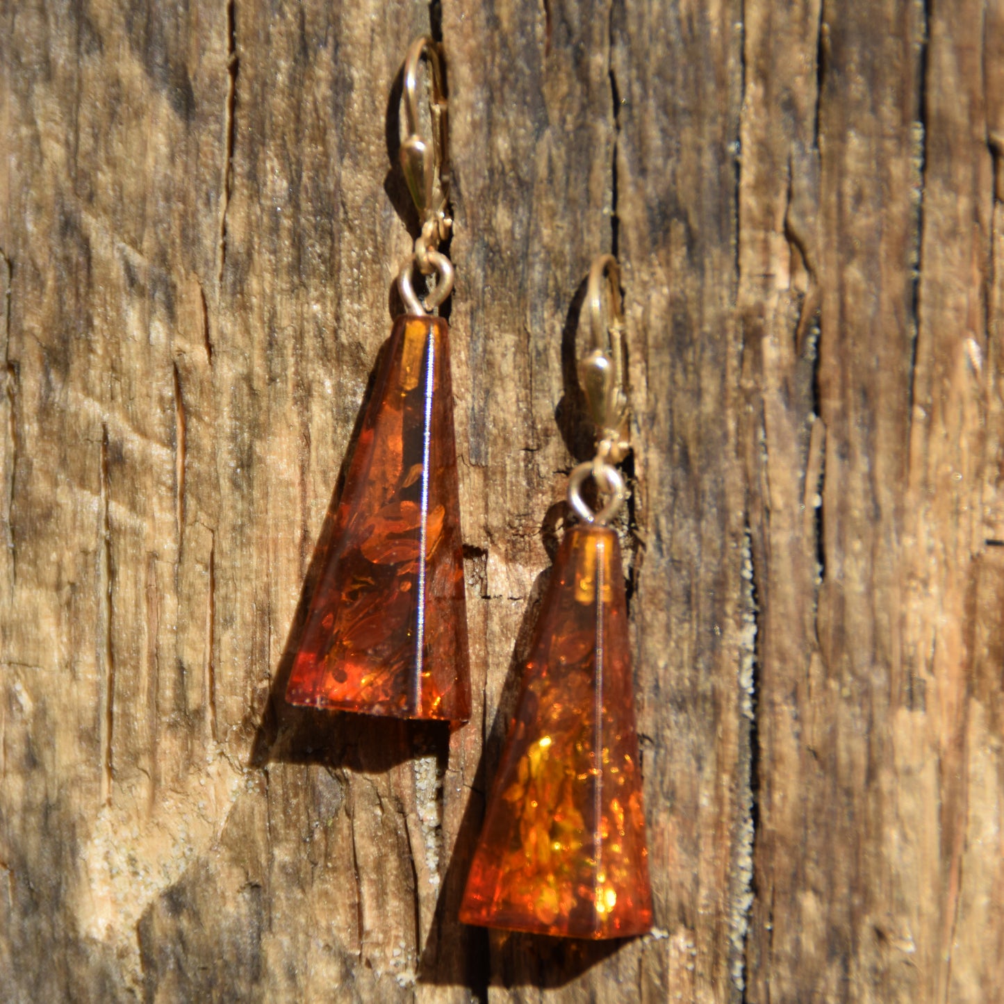 MJ Baltica, orecchini, Ambra naturale Baltica, Argento 925, placcato in Oro 18k, piramide, artigianale, BZK082