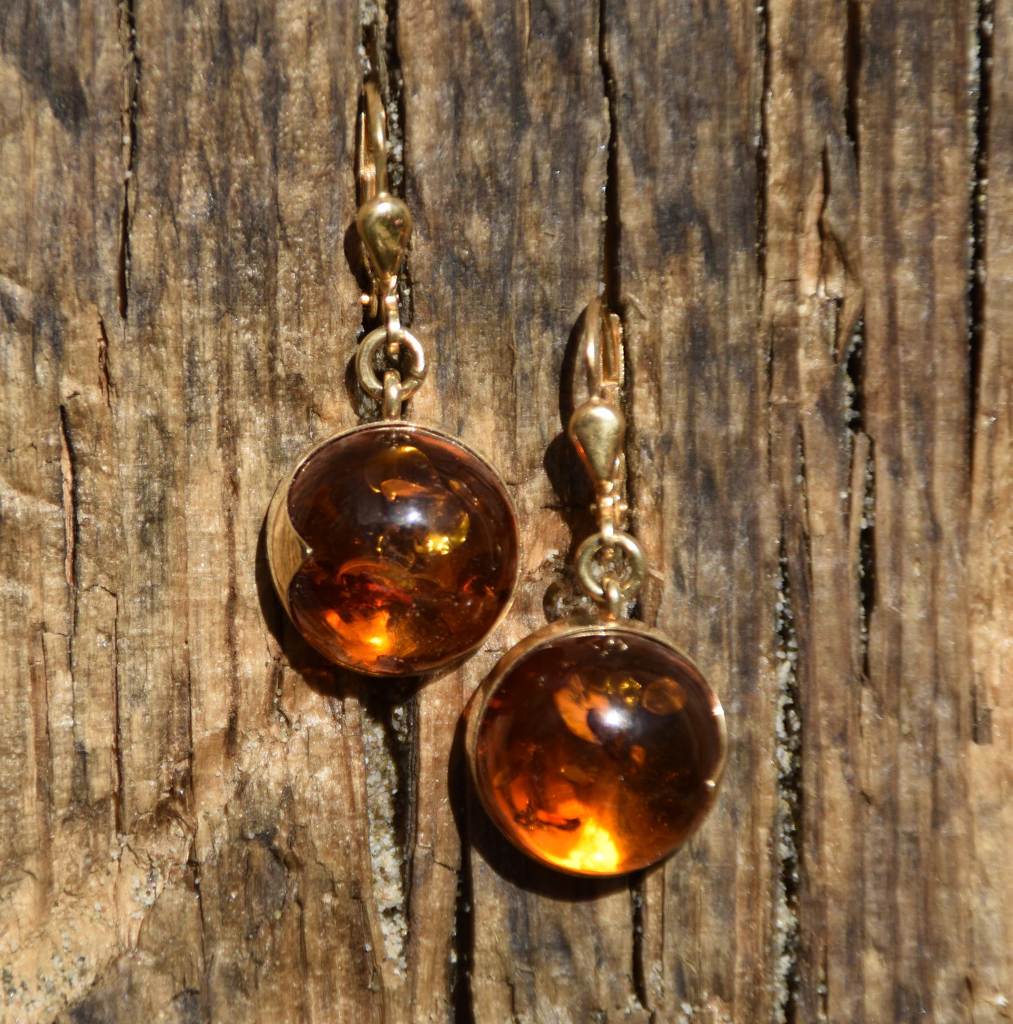 MJ Baltica, orecchini, Ambra naturale Baltica, Argento 925, placcato in Oro 18k, tondo, grande, pendente, artigianale, BZK083