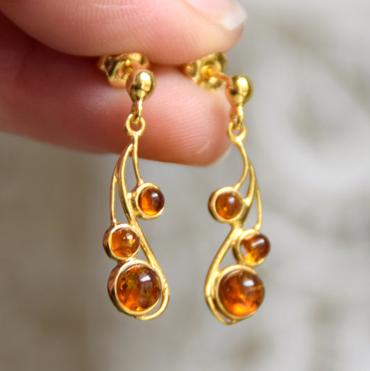 Delicate earrings in natural cognac amber and 18k gold-plated 925 silver, MJ Baltica, BZK090