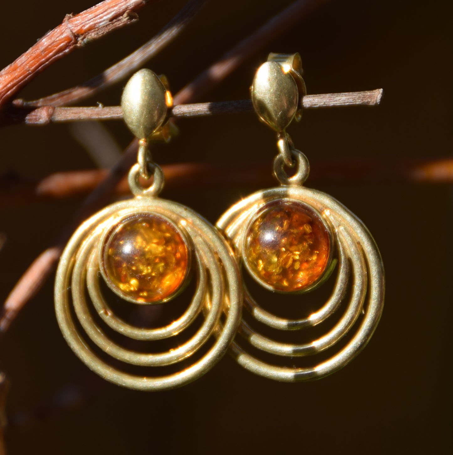 MJ Baltica, orecchini, Ambra naturale Baltica, Argento 925, placcato in Oro 18k, cerchio, ambra cognac, elegante, BZK092