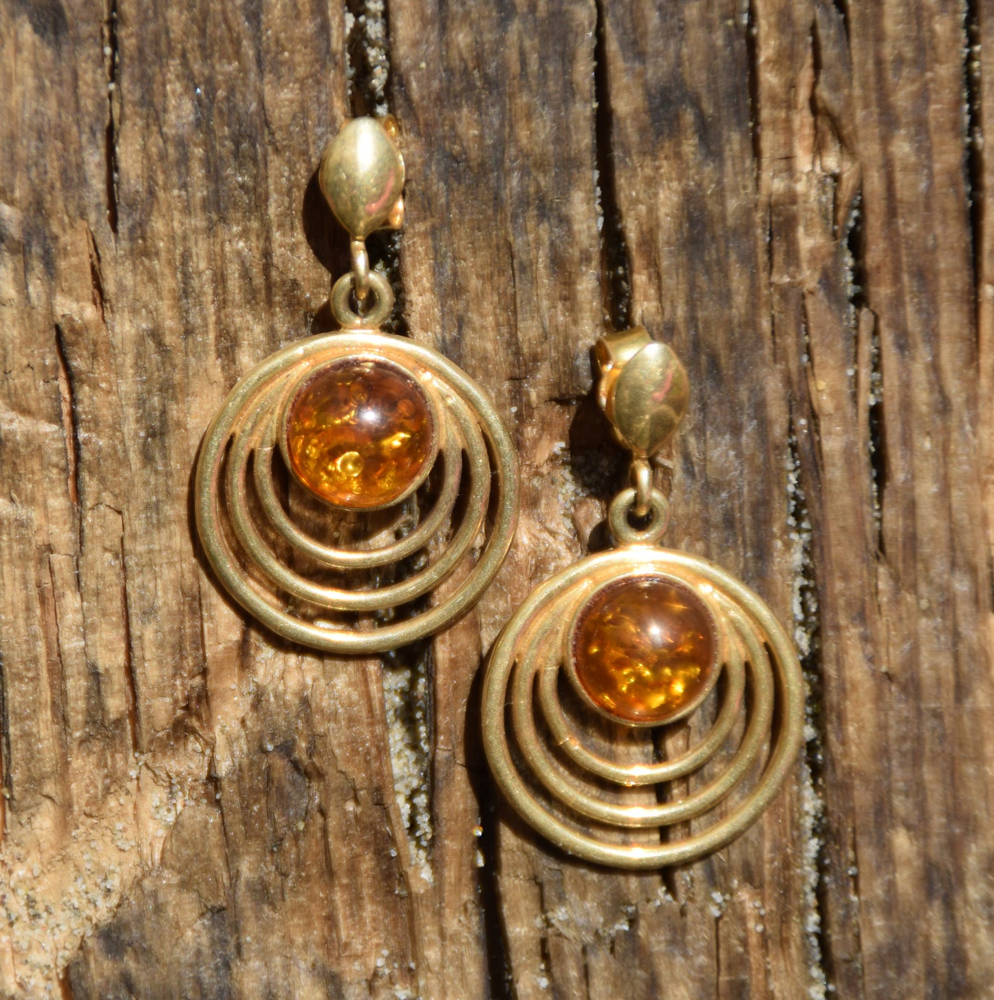 MJ Baltica, orecchini, Ambra naturale Baltica, Argento 925, placcato in Oro 18k, cerchio, ambra cognac, elegante, BZK092