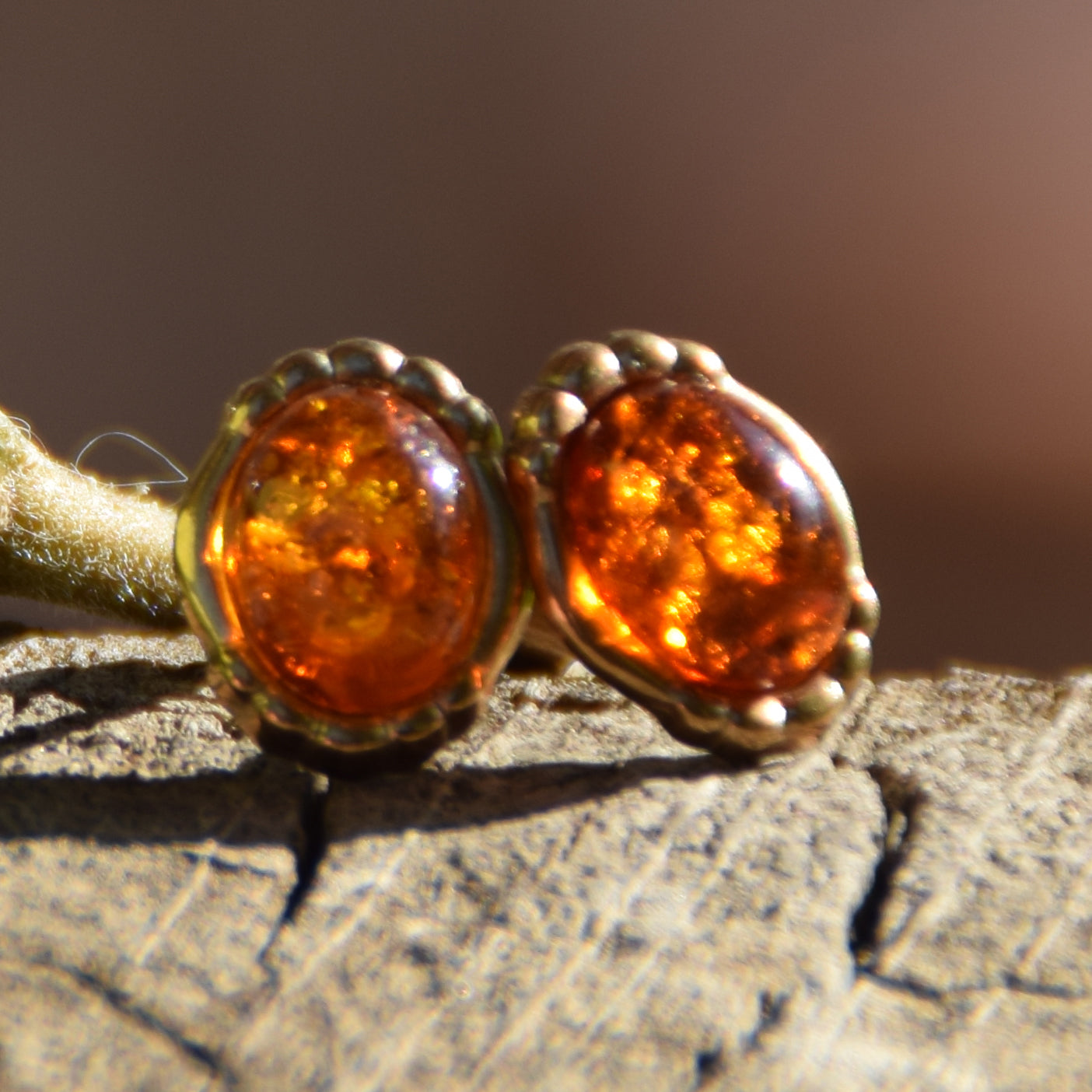 Victorian earrings with cognac-colored natural amber and 18k gold-plated 925 silver, MJ Baltica, BZK096