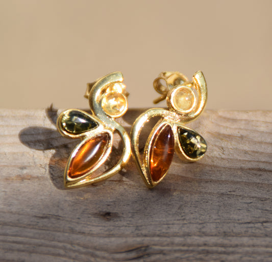 Elegant floral earrings with natural amber of various shades and 18k gold-plated 925 sterling silver, MJ Baltica, BZK102