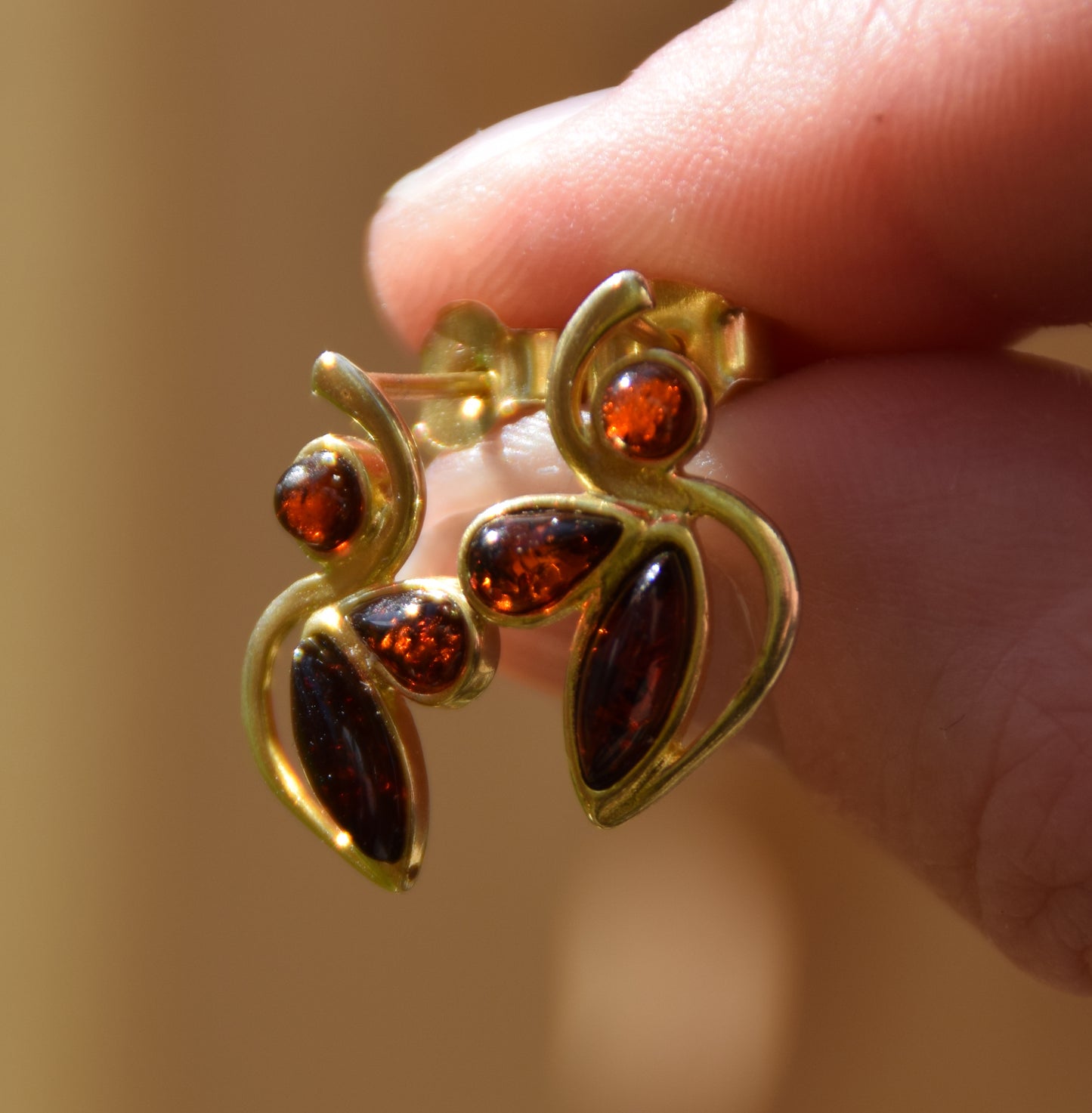 MJ Baltica, orecchini, Ambra naturale Baltica, Argento 925, placcato in Oro 18k, ambra cigliegia, luminoso, artigianale, BZK104