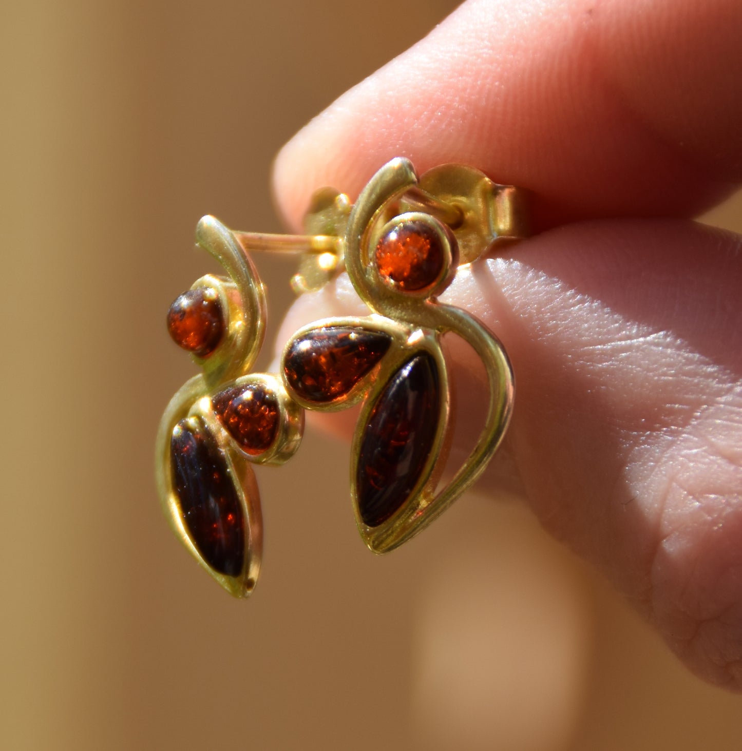 MJ Baltica, orecchini, Ambra naturale Baltica, Argento 925, placcato in Oro 18k, ambra cigliegia, luminoso, artigianale, BZK104