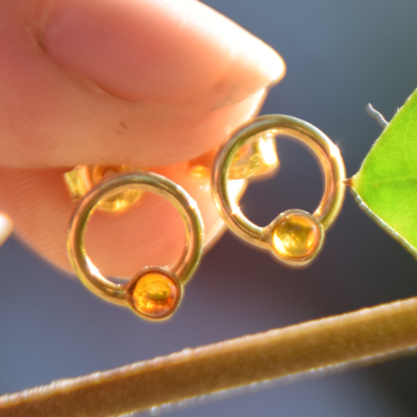 Delicate cognac-colored natural amber and 18k gold-plated 925 sterling silver hoop earrings, MJ Baltica, BZK105