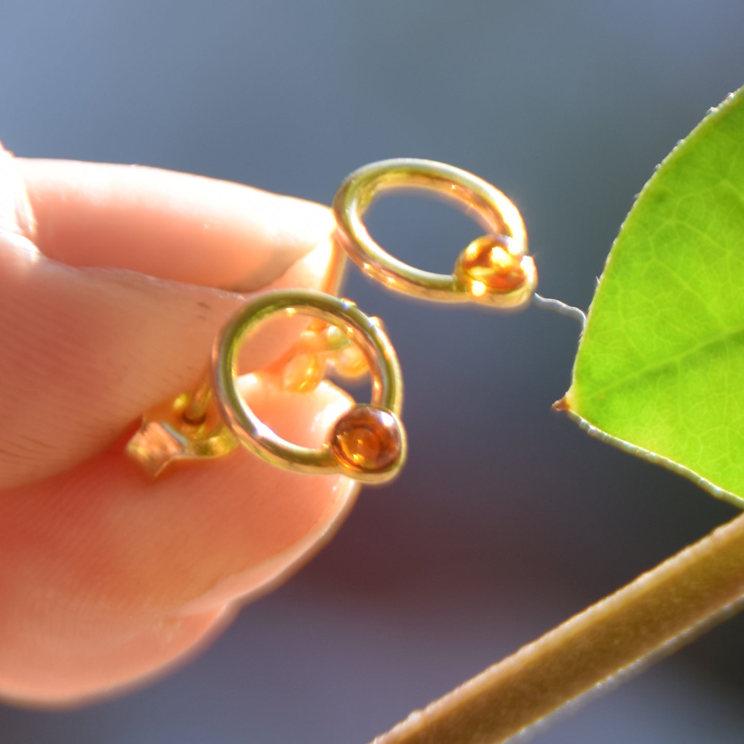 Delicate cognac-colored natural amber and 18k gold-plated 925 sterling silver hoop earrings, MJ Baltica, BZK105