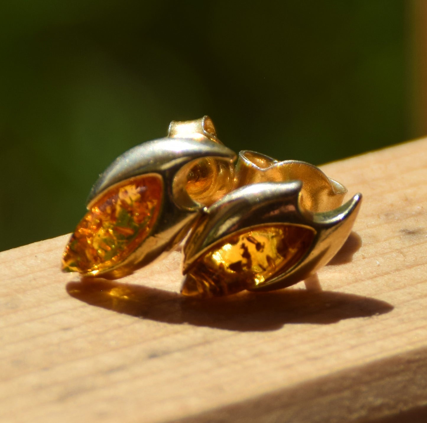 MJ Baltica, orecchini, Ambra naturale Baltica, Argento 925, placcato in Oro 18k, cognac, luminoso, artigianale, BZK107